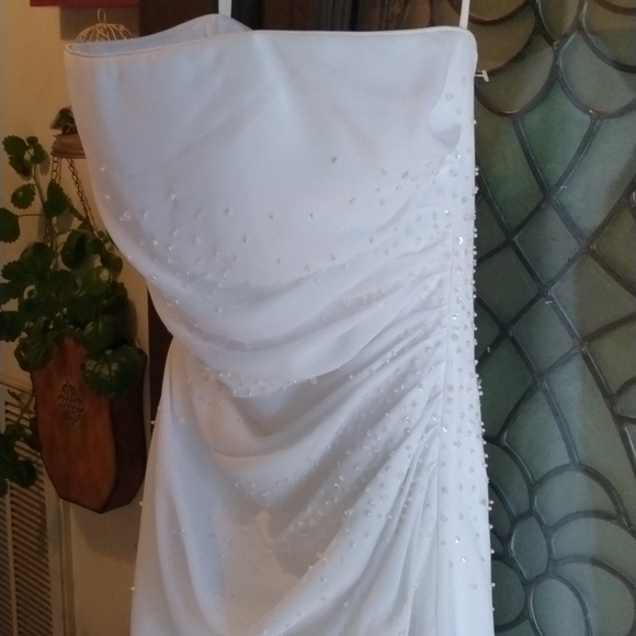Davids Bridal wedding dress size 14 white with sequins and train - Picture 7 of 12